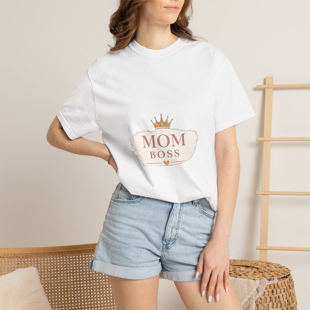 Mom Boss T-Shirt – Feminine Crown Graphic Tee for Mothers | Mother's Day Gift
