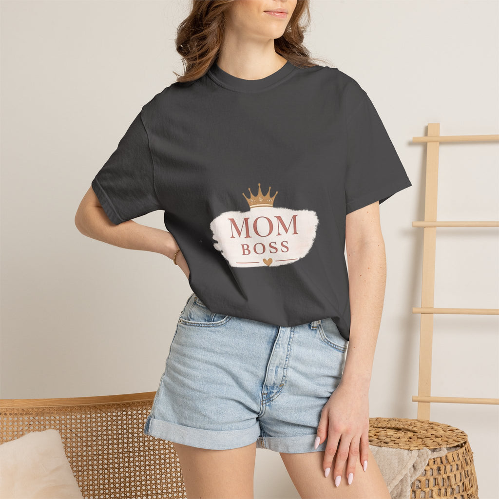 Mom Boss T-Shirt – Feminine Crown Graphic Tee for Mothers | Mother's Day Gift
