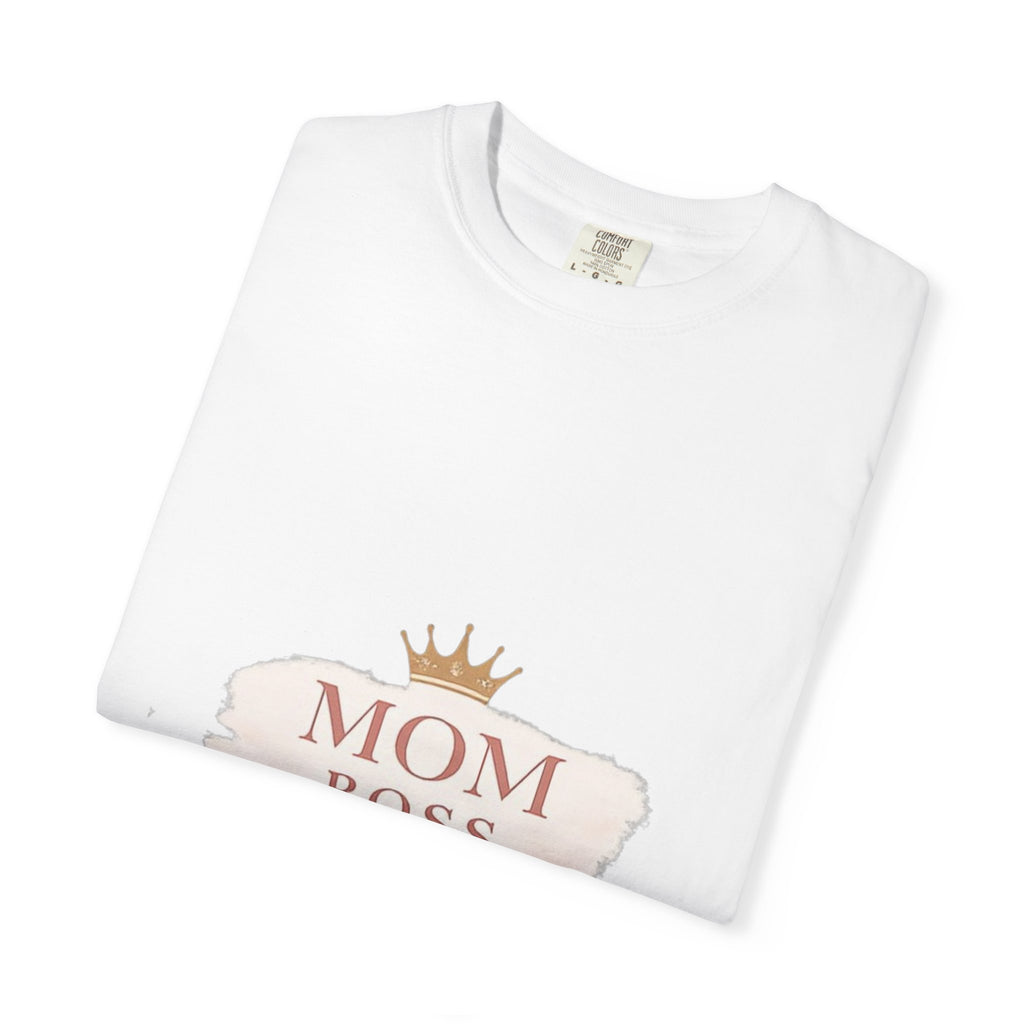 Mom Boss T-Shirt – Feminine Crown Graphic Tee for Mothers | Mother's Day Gift
