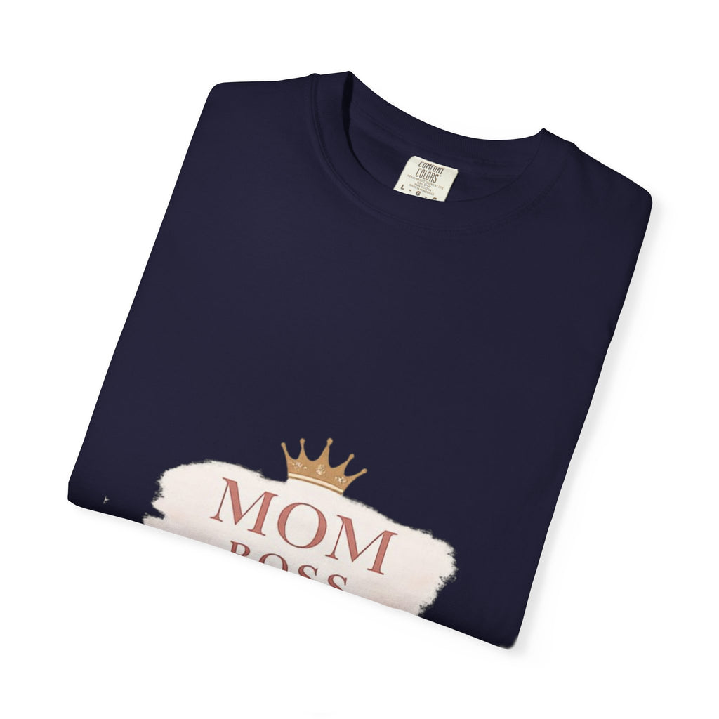 Mom Boss T-Shirt – Feminine Crown Graphic Tee for Mothers | Mother's Day Gift