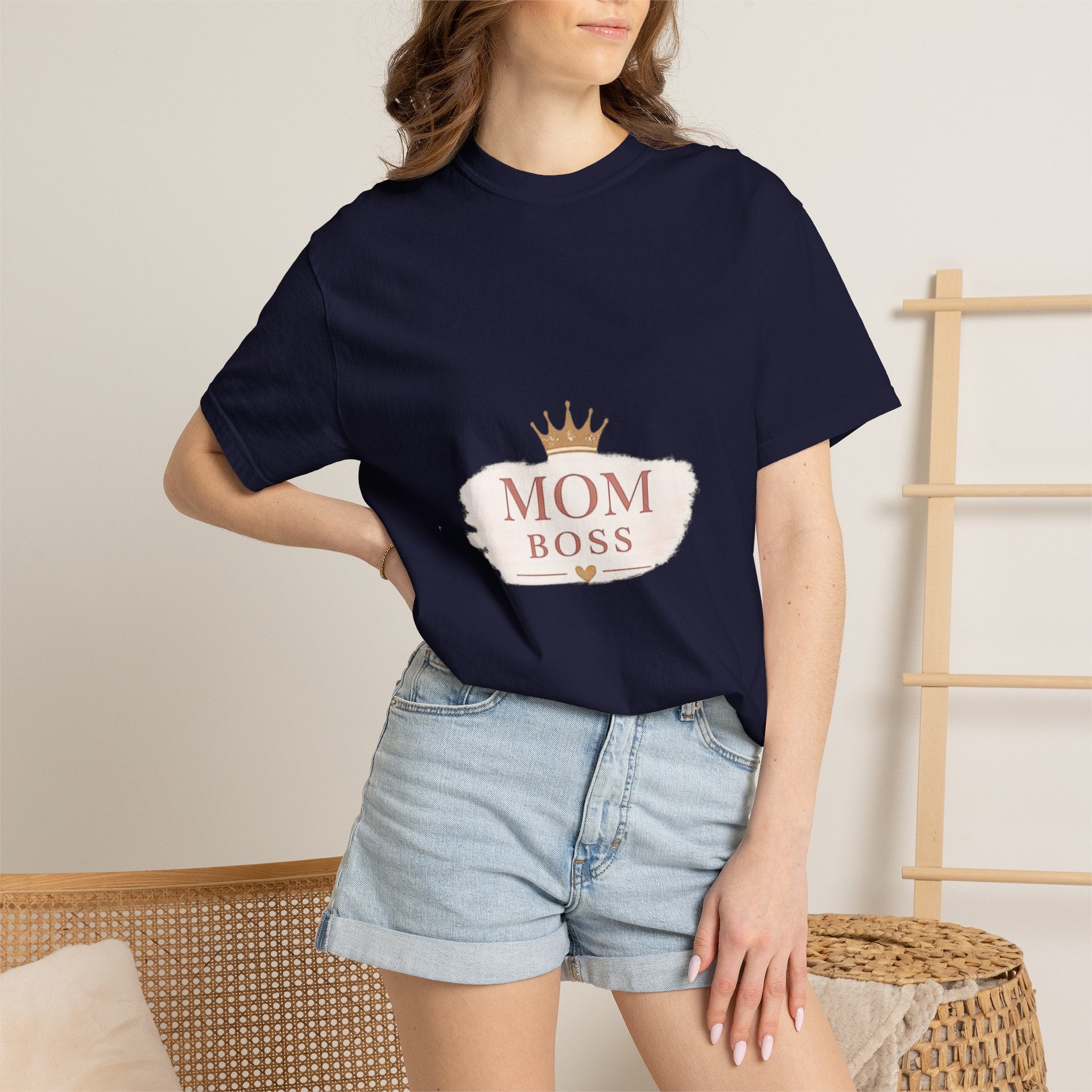 Mom Boss T-Shirt – Feminine Crown Graphic Tee for Mothers | Mother's Day Gift