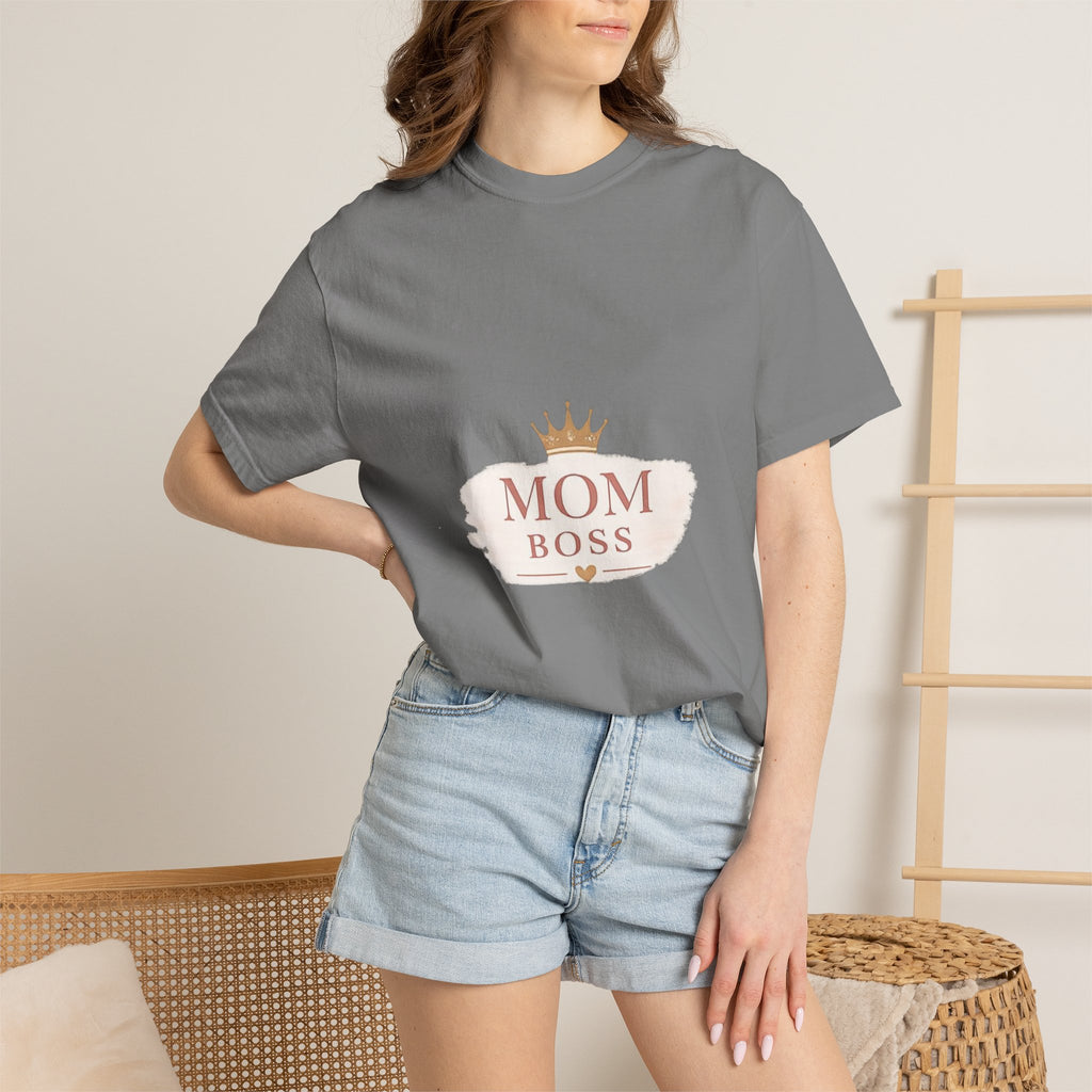 Mom Boss T-Shirt – Feminine Crown Graphic Tee for Mothers | Mother's Day Gift