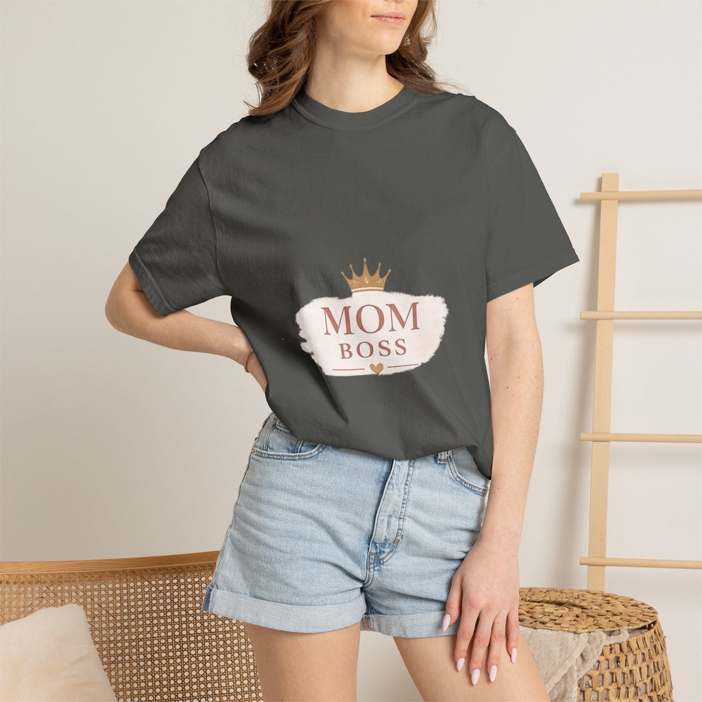 Mom Boss T-Shirt – Feminine Crown Graphic Tee for Mothers | Mother's Day Gift