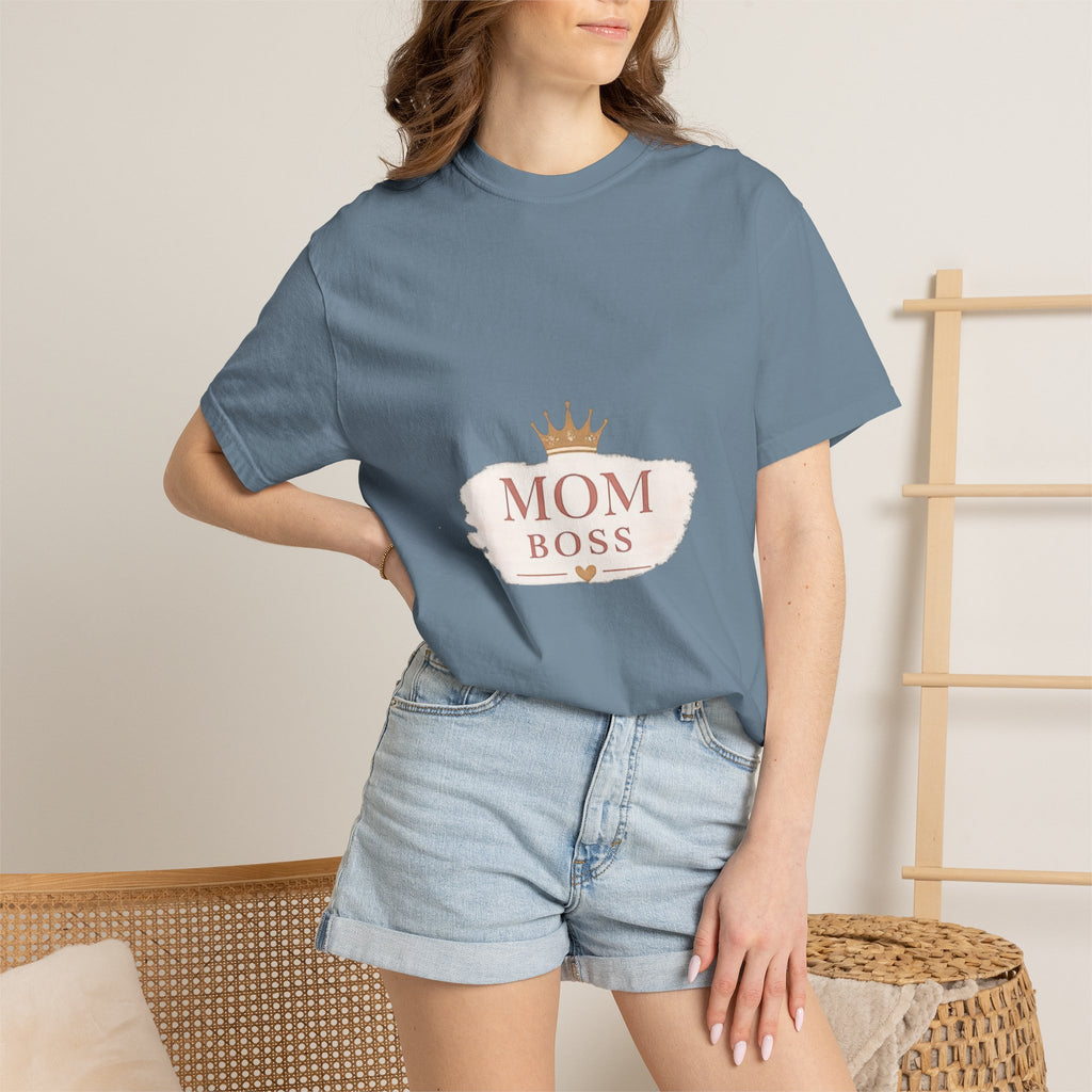 Mom Boss T-Shirt – Feminine Crown Graphic Tee for Mothers | Mother's Day Gift